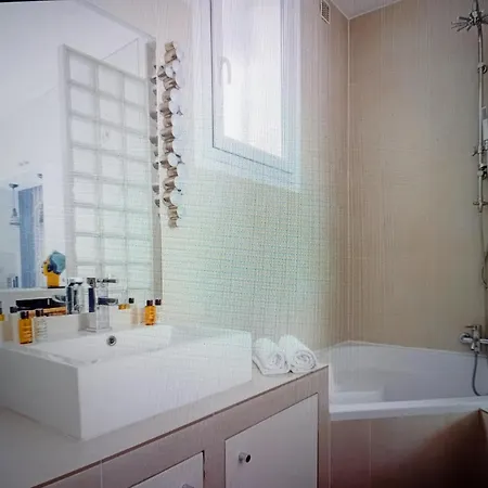 Brainresidence Close To Arc De Triomphe *